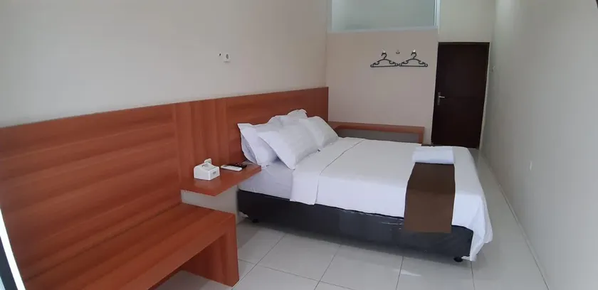 Vanessa Homestay Banyuwangi - Image 1