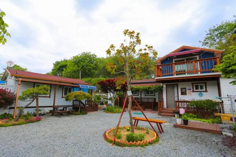 Taean (Anmyeondo) Gold House Pension - Image 1