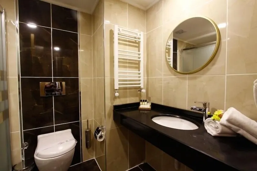 Soylu Hotel - Image 1