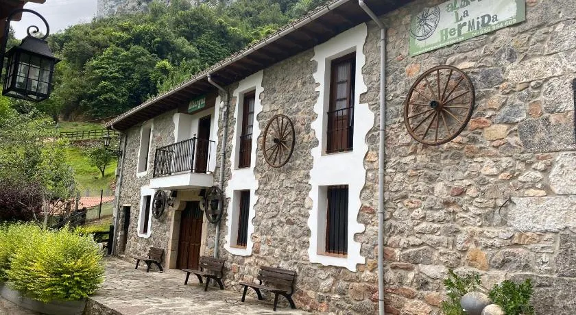 Albergue La HERMIDA - Image 1