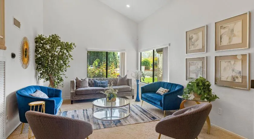 Peaceful Private Retreat In The Heart Of Town - Image 1