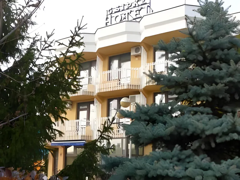 Csipke Hotel - Image 1