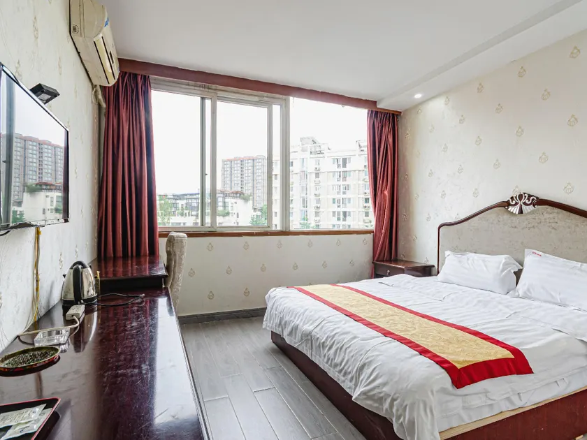Yingming Business Hotel - Image 1