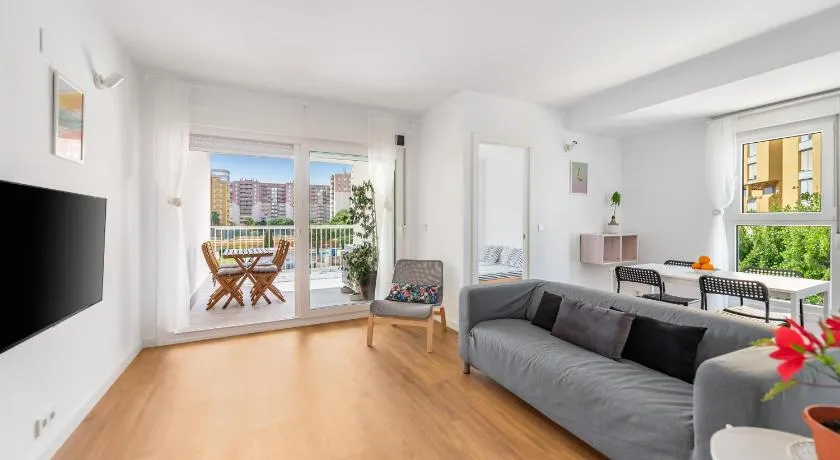 Appartement « Lopimar Playa Canet » avec terrasse privée, Wi-Fi et climatisation - Image 1
