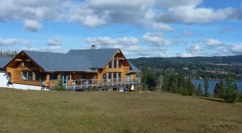 Little Black Bear Lodge/B&B - Image 1