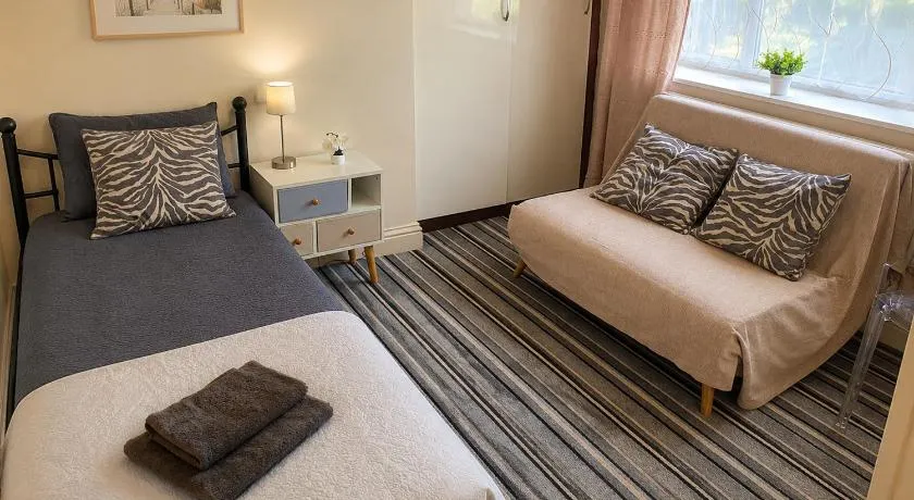 The Loft Retreat Apartment - Image 1