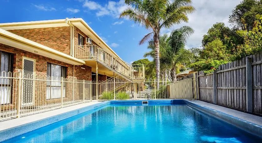 Allambi Holiday Apartments - Image 1