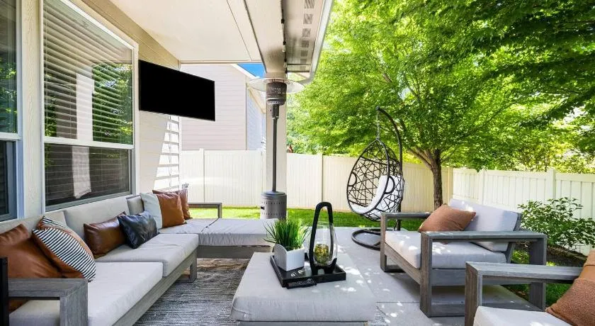 Hole in One Place with Hot Tub and Ping Pong - Image 1
