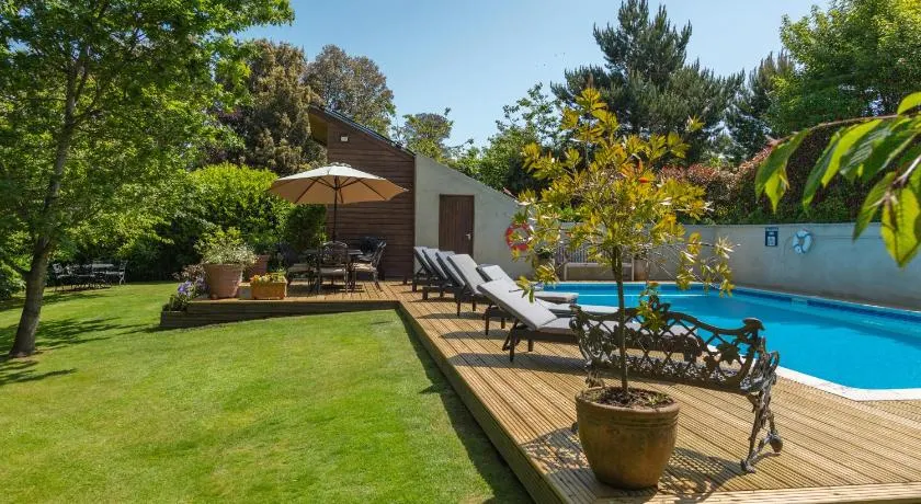 Luccombe Villa Holiday Apartments - apartamento Crows Nest - Image 1