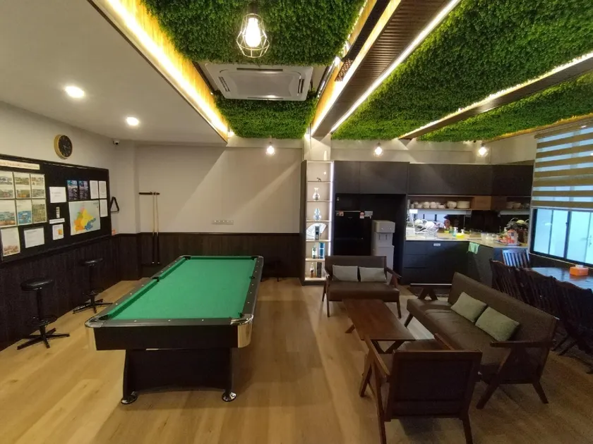 Concrete Jungle Cabin - Image 1