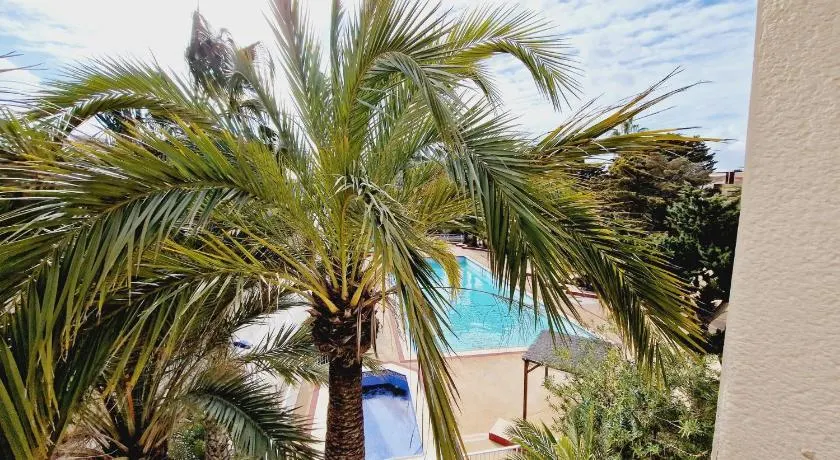 Inmovecos Acogedor apartamento con piscina y amplia vista - Image 1