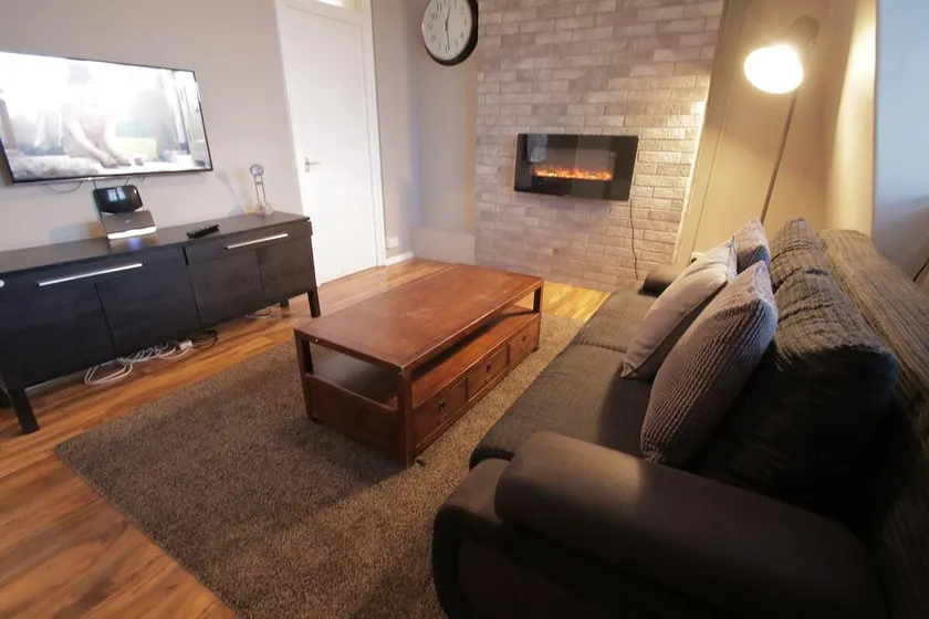 Henley Apartments - Image 1