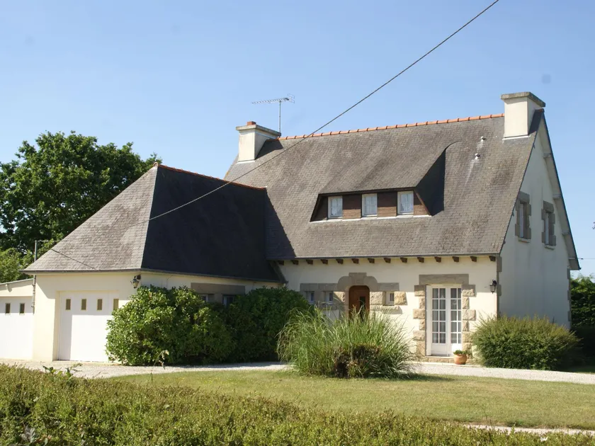 Blissful Holiday Home in Hénansal with Garden - Image 1