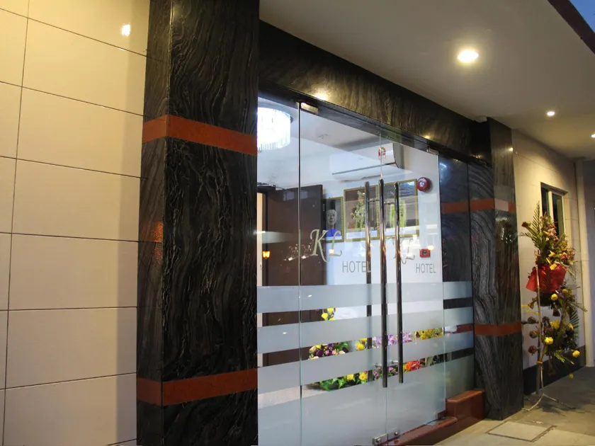 KL Hotel - Image 1