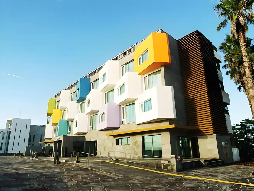 Login Hotel - Image 1