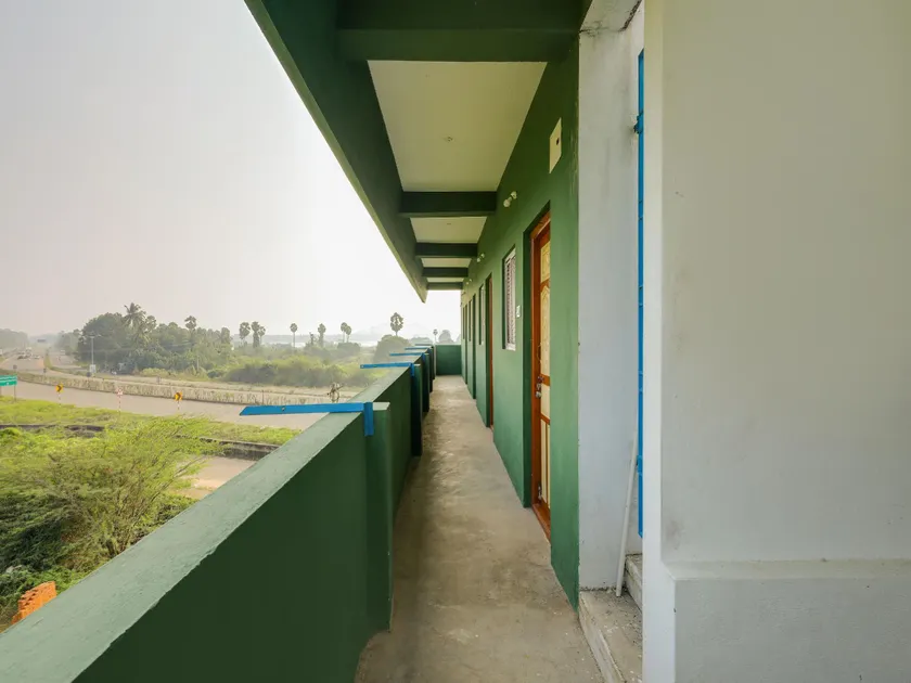 OYO Hotel The Green Park - Image 1