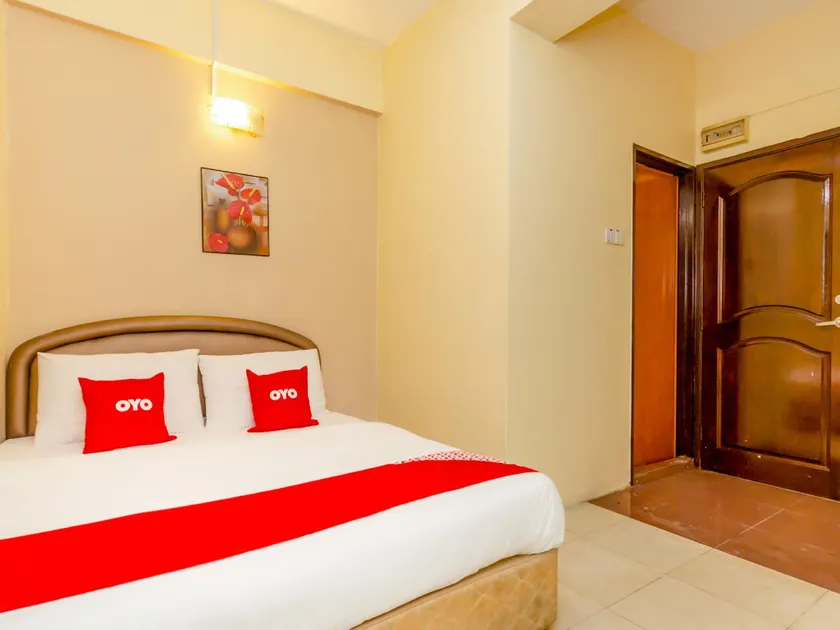 OYO 89703 B Link Hotel - Image 1