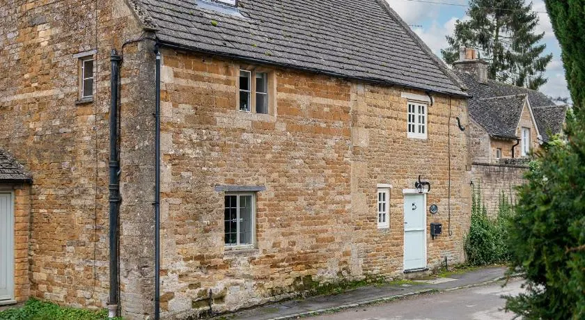 Wyck Cottage - Image 1