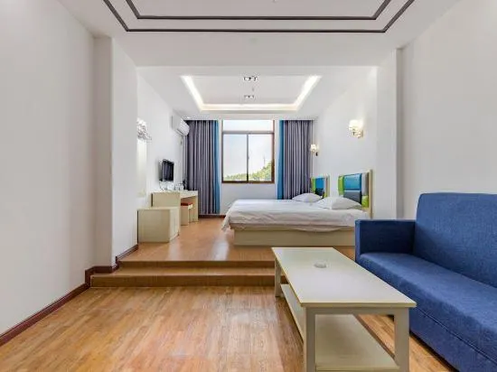 Jiatai Holiday Hotel - Image 1