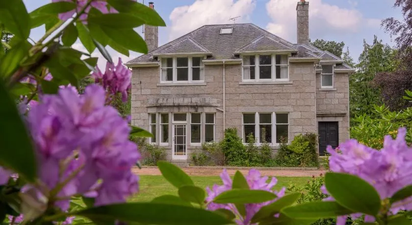 Haven Retreat Scotland - Large 4 Bed House with Woodland garden, Aboyne ,Royal Deeside - Image 1