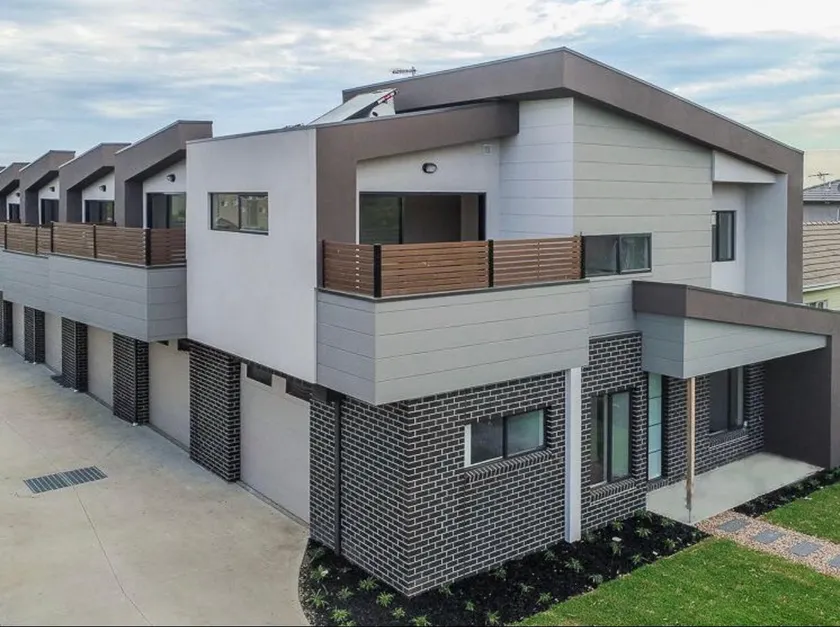 A brand new private townhouse - Image 1