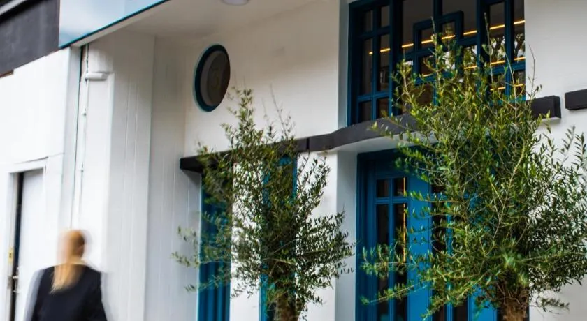 The Richmond Park Hotel - Image 1