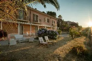 Just Be & B - Boutique Bed & Breakfast - Image 1