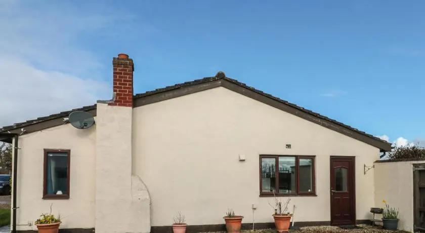 Holly Tree Cottage - Image 1