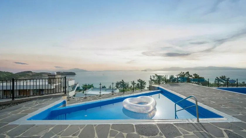 yeosu rebeu ocean view pension - Image 1