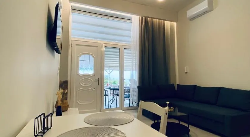 Paradise Apartments - Image 1