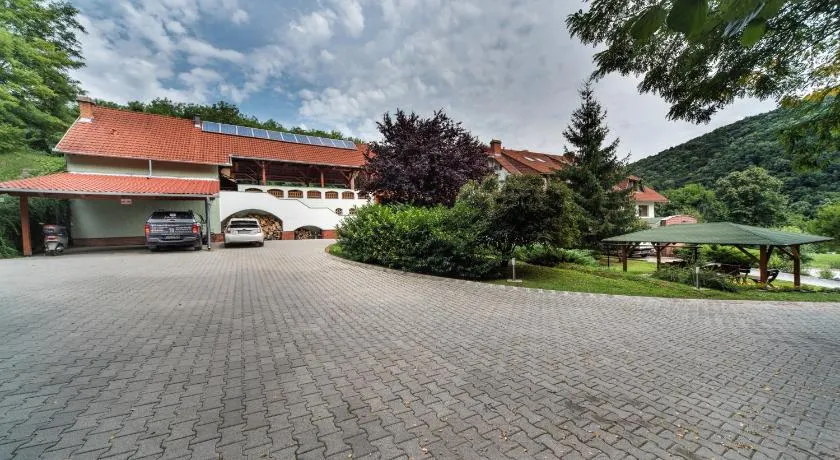 Hetényi Apartmanház és Birtok - Image 1