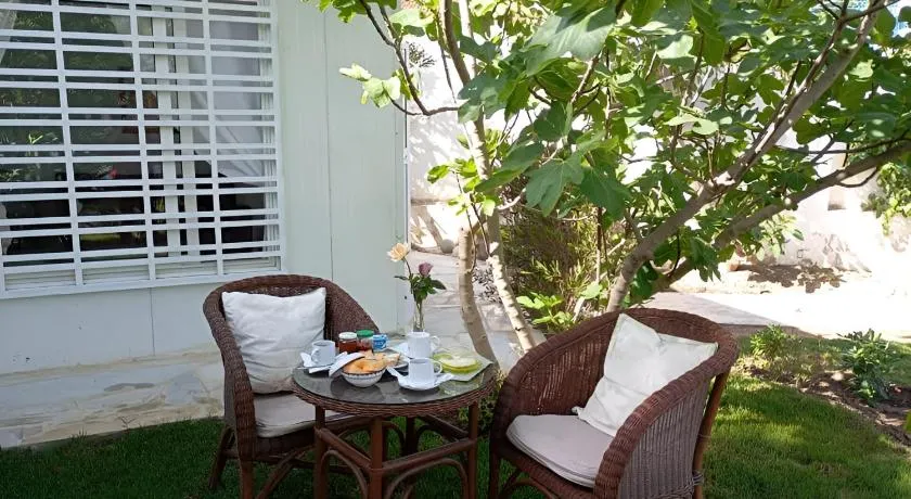 Au bout du jardin - Image 1