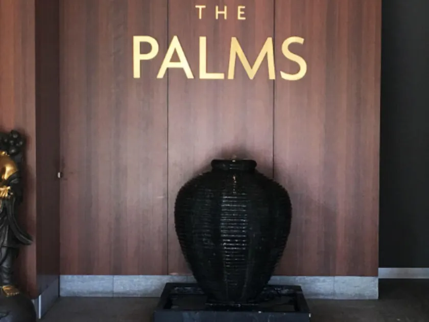 Palms Hotel - Image 1
