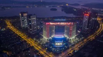 Grand King Town Hotel Wuxi - Image 1