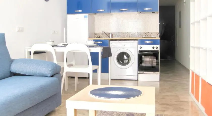 Apartamento Suite Victoria Excellent con Terraza Compartida, Wi-Fi, AC y TV - Image 1