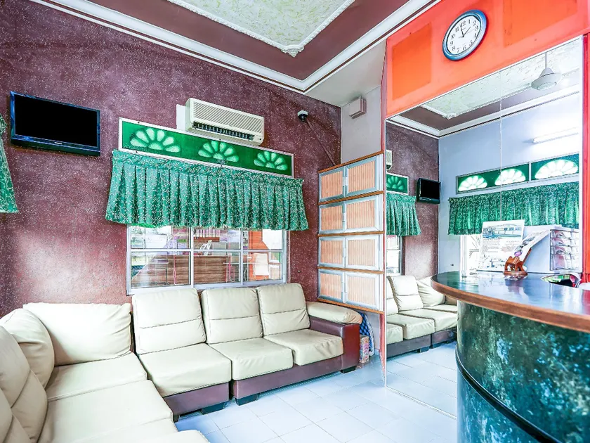 D' Anjung Inn - Image 1