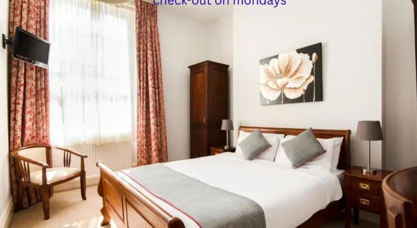 The Regency, Clifton Bristol by Belvilla - Image 1