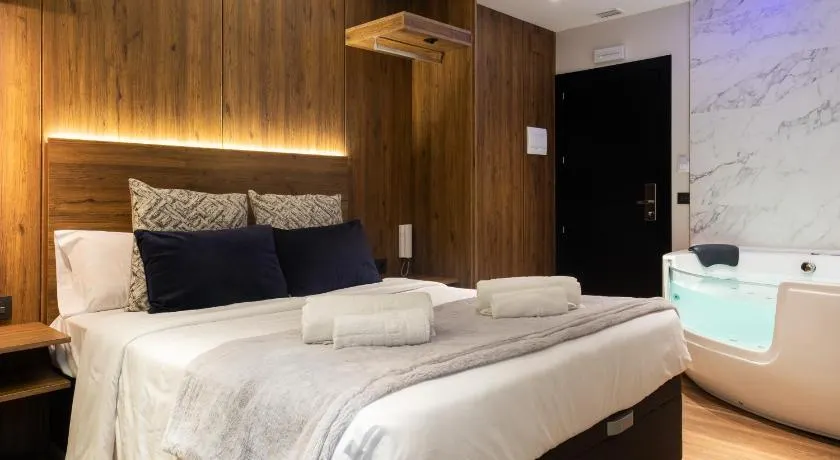 DAOS Suites & Terrace Marbella - Image 1