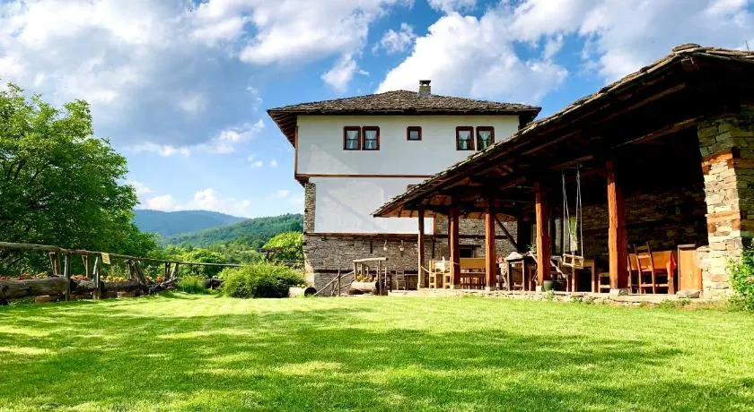 Family Hotel Byalata Kashta - Image 1