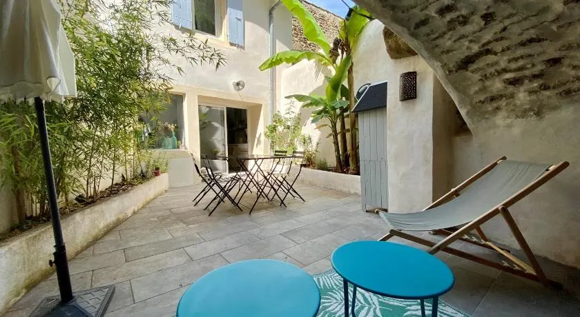 La Maison Rose - Image 1