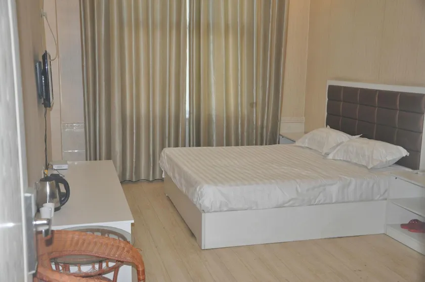 Yuexiu Hotel - Image 1