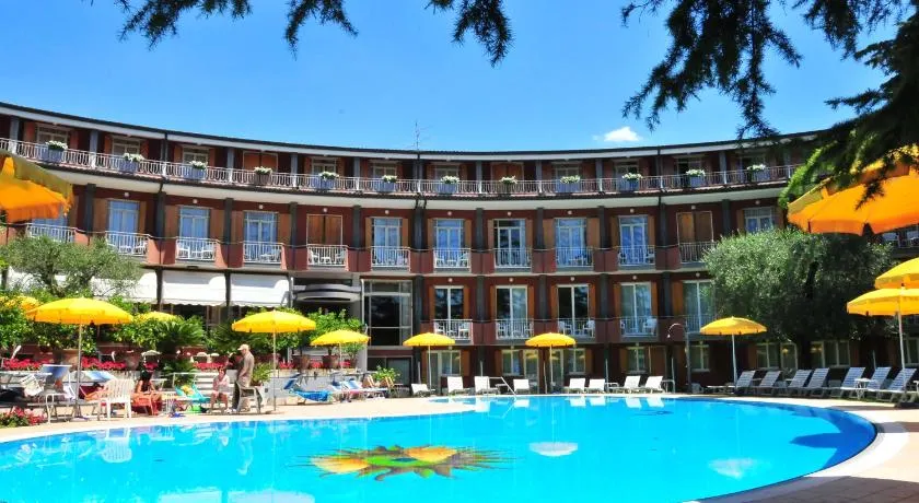Hotel Continental - Image 1