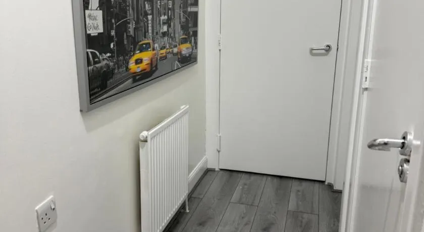 Zikach Apartment Near to Glasgow Airport - Image 1