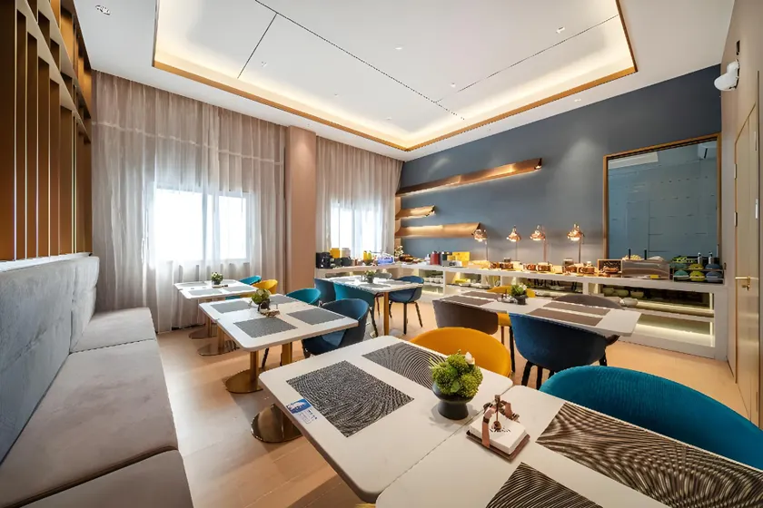 Poltton International Service Apartment Zhongshan Tanzhou Business Center - Image 1