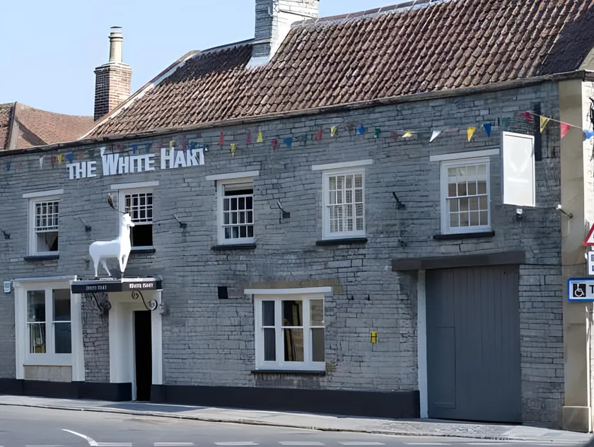 The White Hart - Image 1