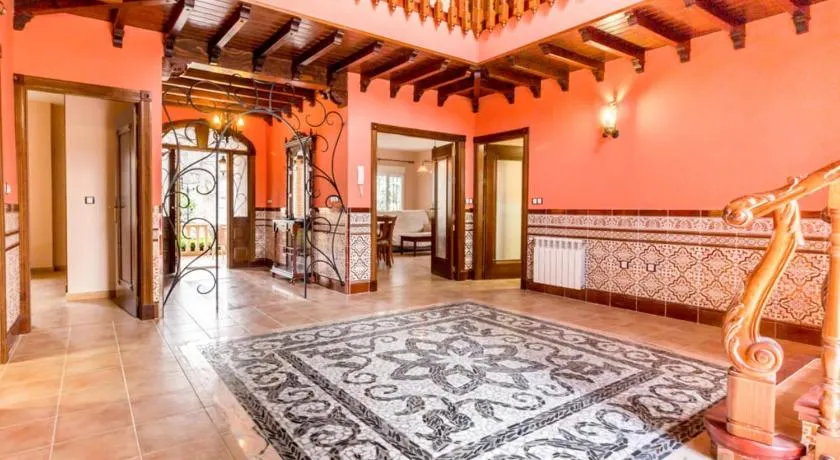 Casa rosa del romeral - Image 1