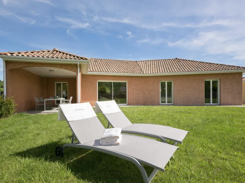 Modern holiday home on the outskirts of Lourdes with Jacuzzi. - Image 1