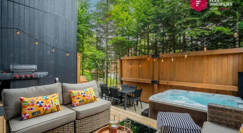 La Marie-Clémentine - Chalet familial Spa privé Piscine - Resort près de Québec - Image 1