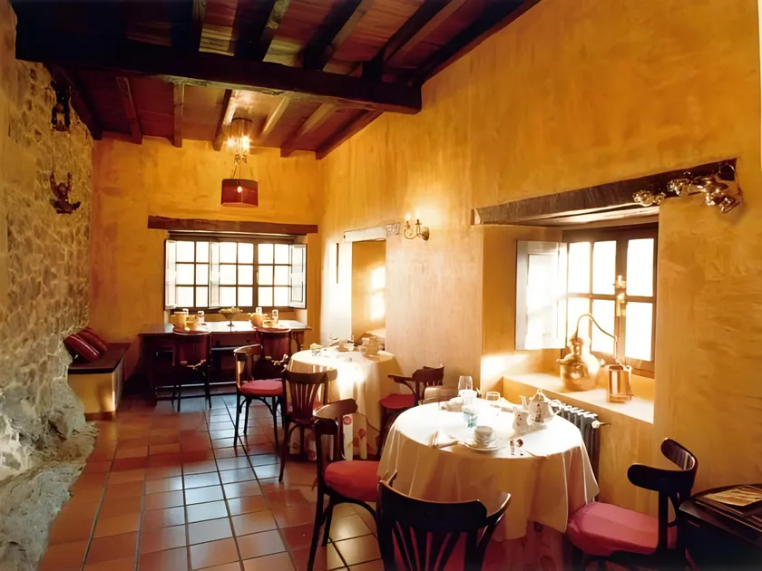 Casona de San Pantaleon de Aras - Image 1