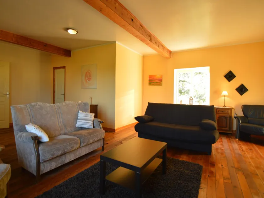 Seaside Stay in Saint-Clement - Image 1